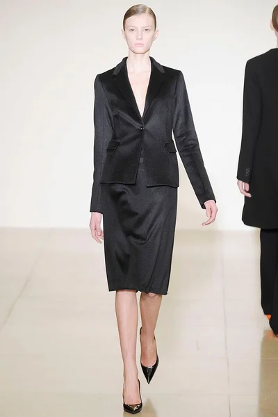 Look 11